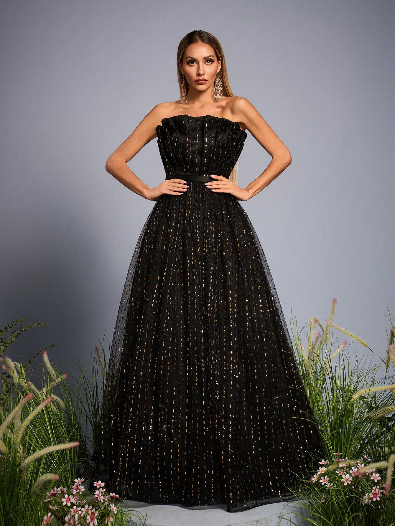Leely Elegant Strapless Sleeveless Evening Gown