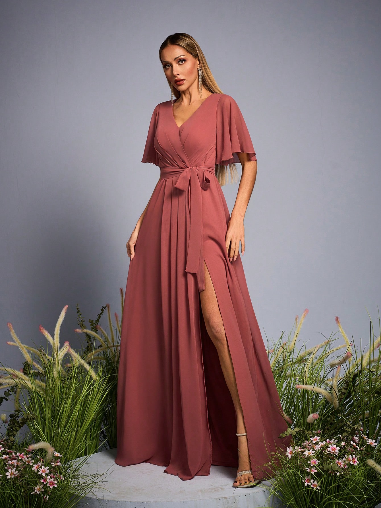 Leely Elegant V Neck Flare Sleeve Evening Gown