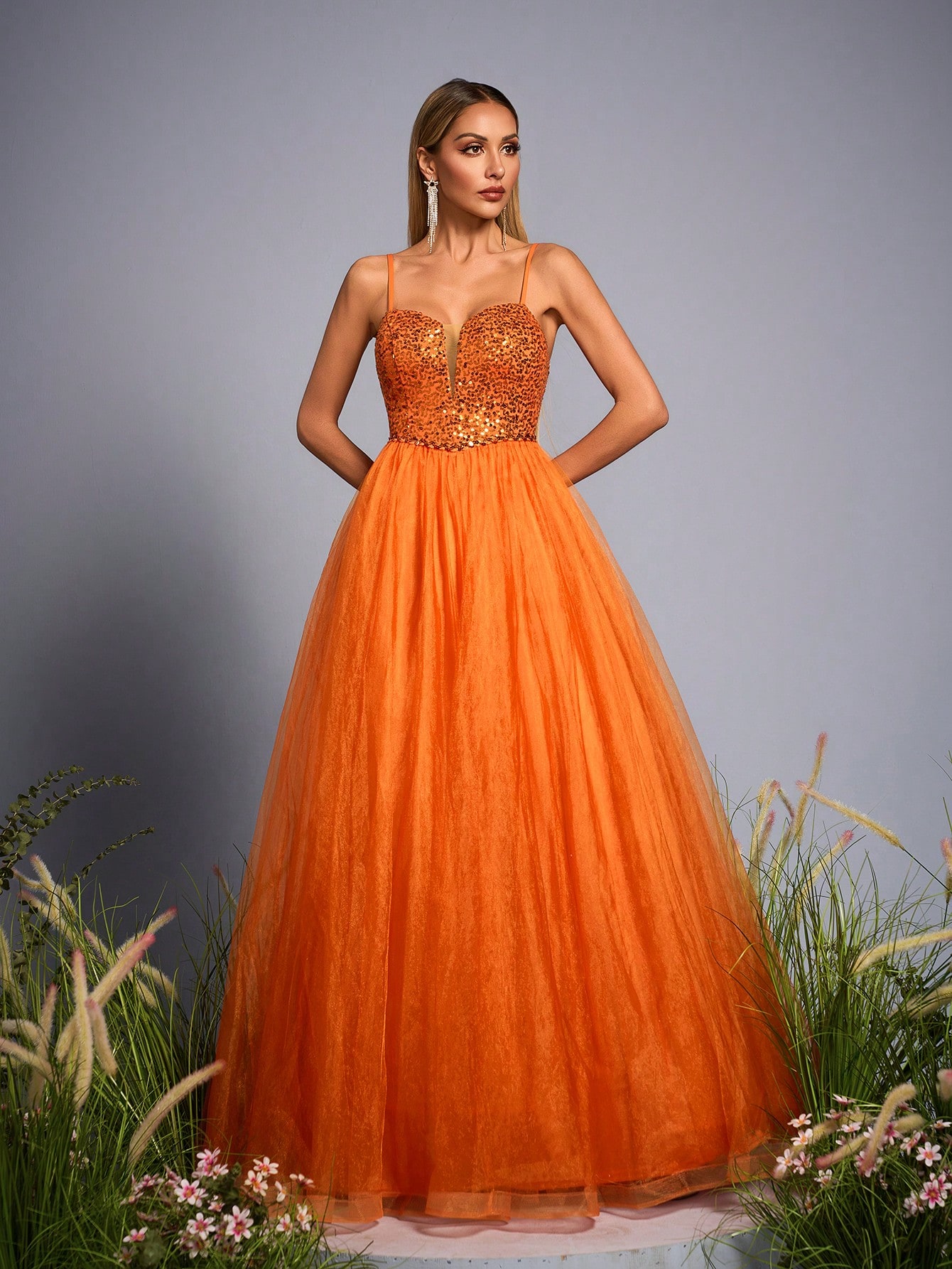 Leely Elegant Spaghetti Straps Sleeveless Prom Dress