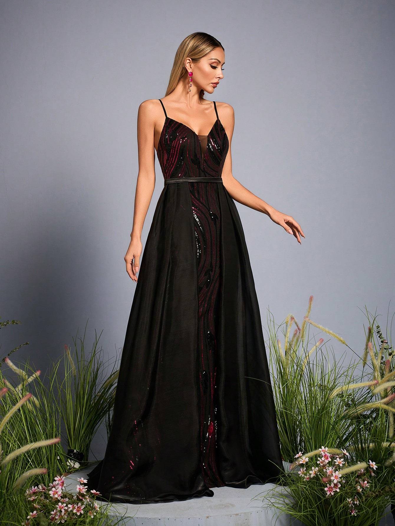 Leely Elegant Spaghetti Straps Sleeveless Sequin Evening Gown