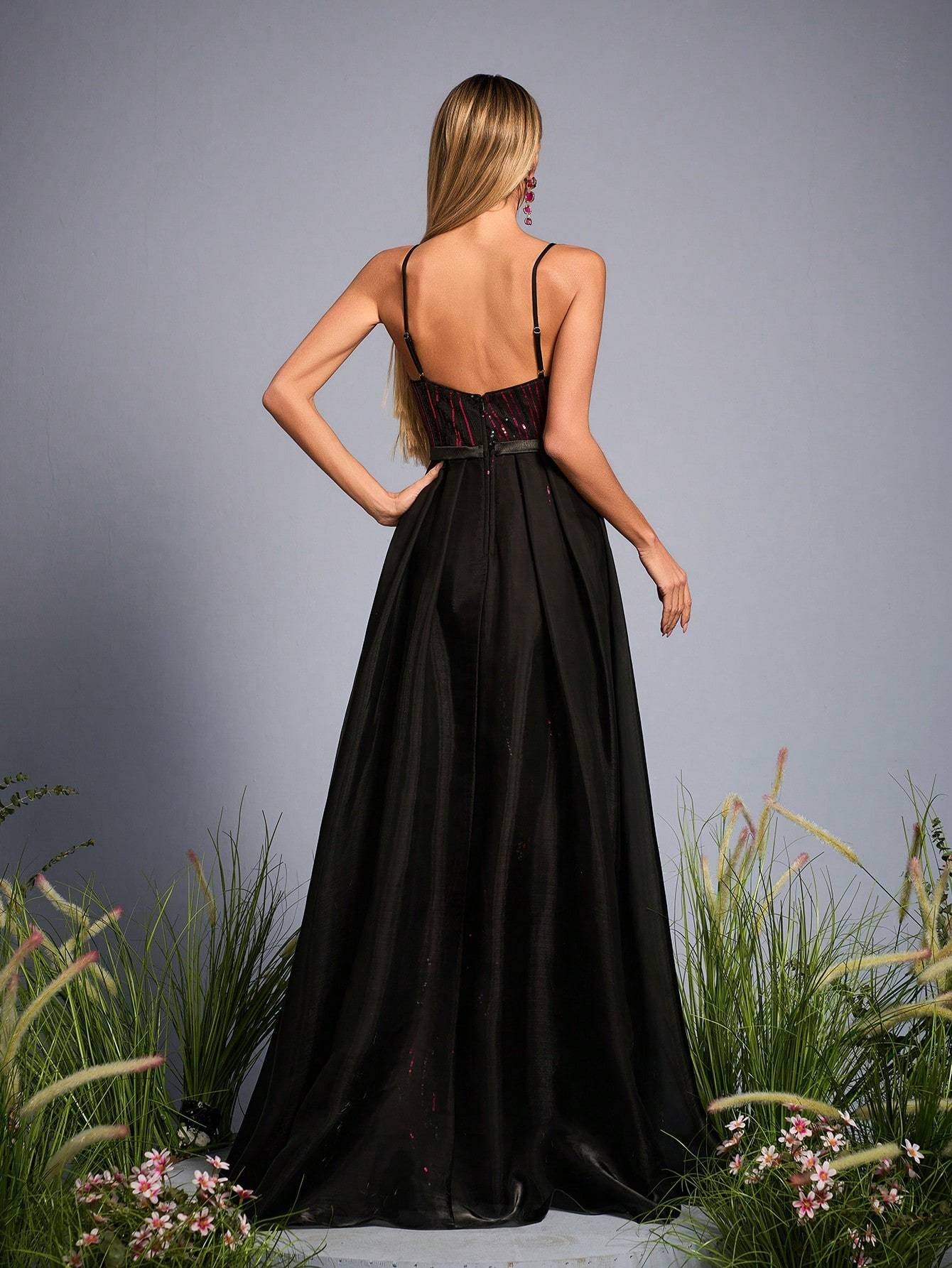 Leely Elegant Spaghetti Straps Sleeveless Sequin Evening Gown