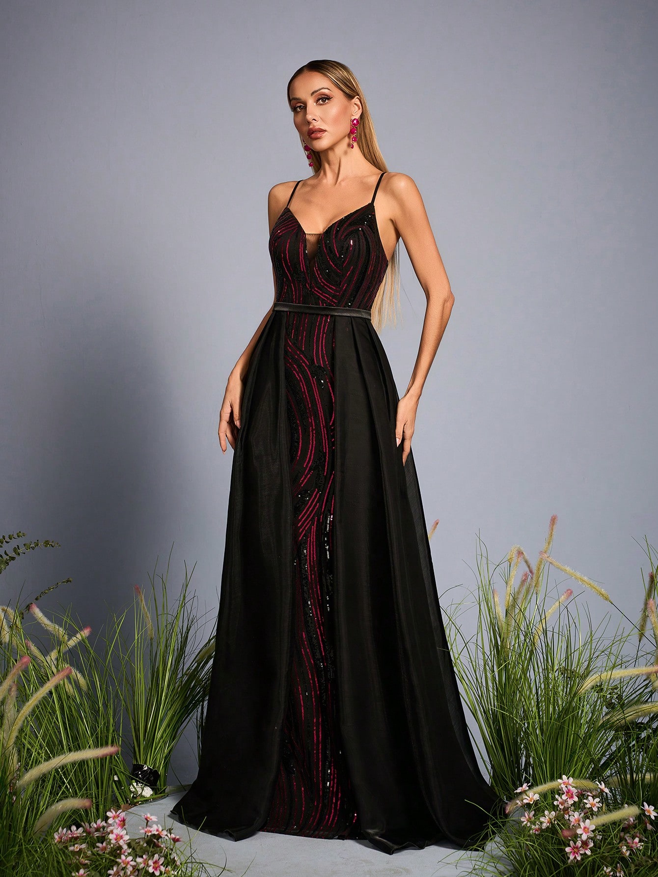 Leely Elegant Spaghetti Straps Sleeveless Sequin Evening Gown
