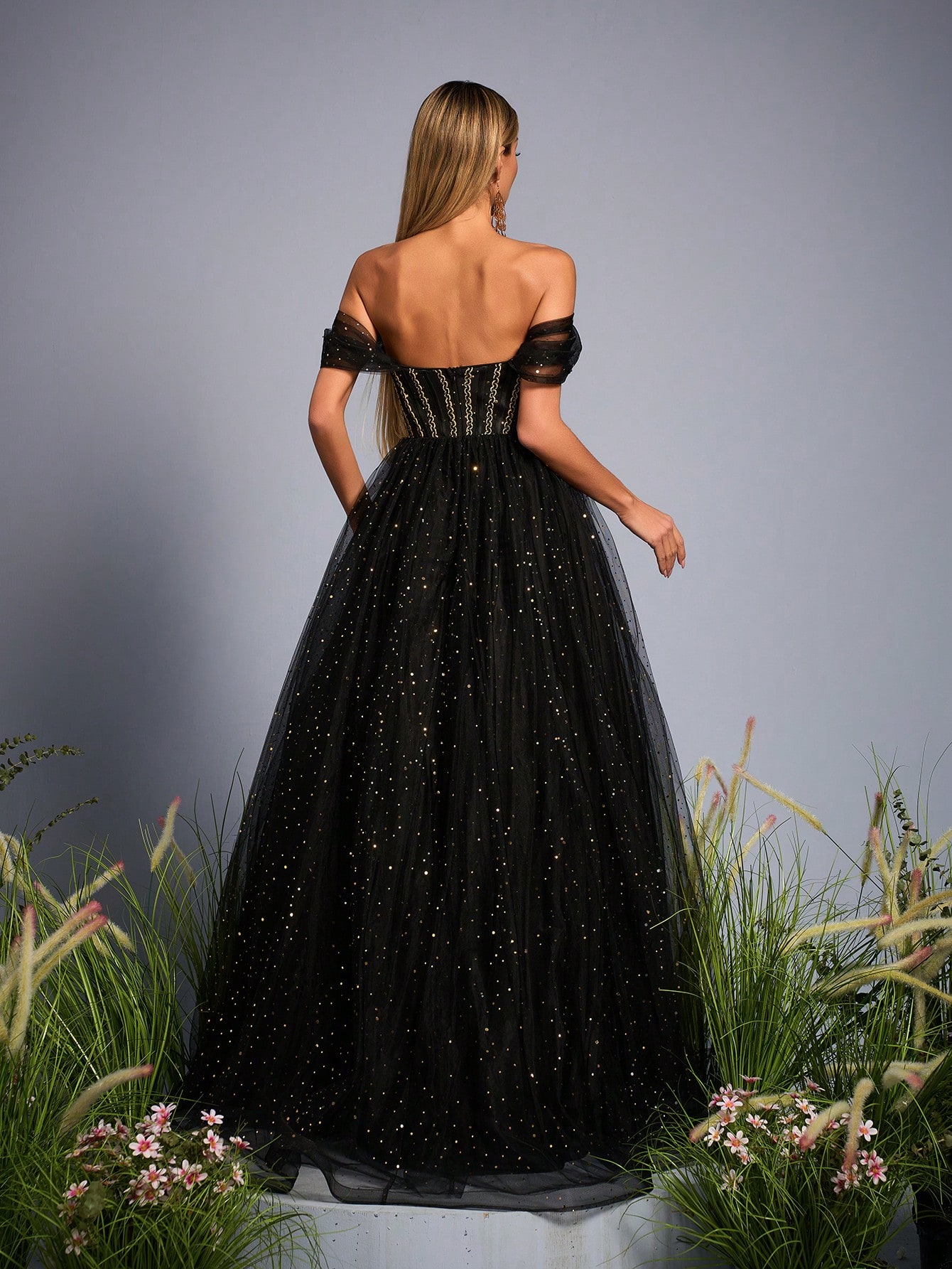 Leely Elegant Off The Shoulder Sleeveless Evening Gown