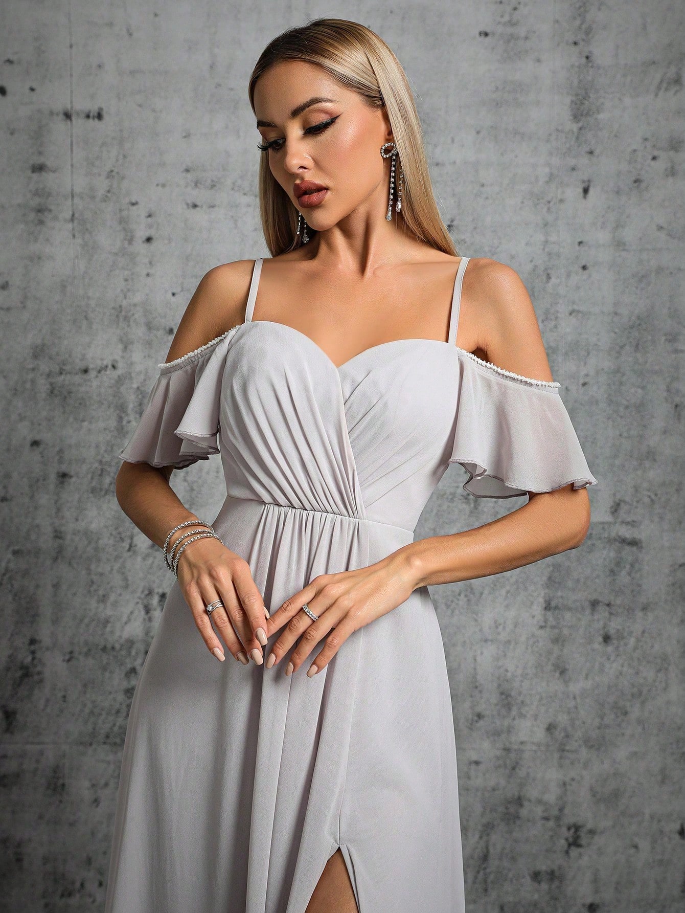 Leely Elegant Spaghetti Straps Cold Shoulder Evening Gown