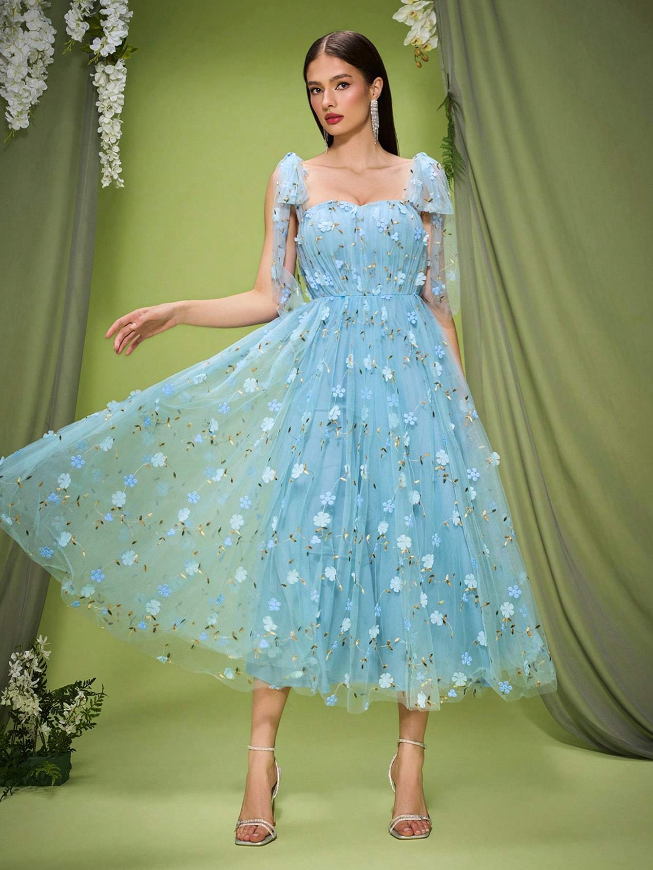 Leely Women's Elegant Sweetheart Cloak Sleeve Lace A-Line Dress