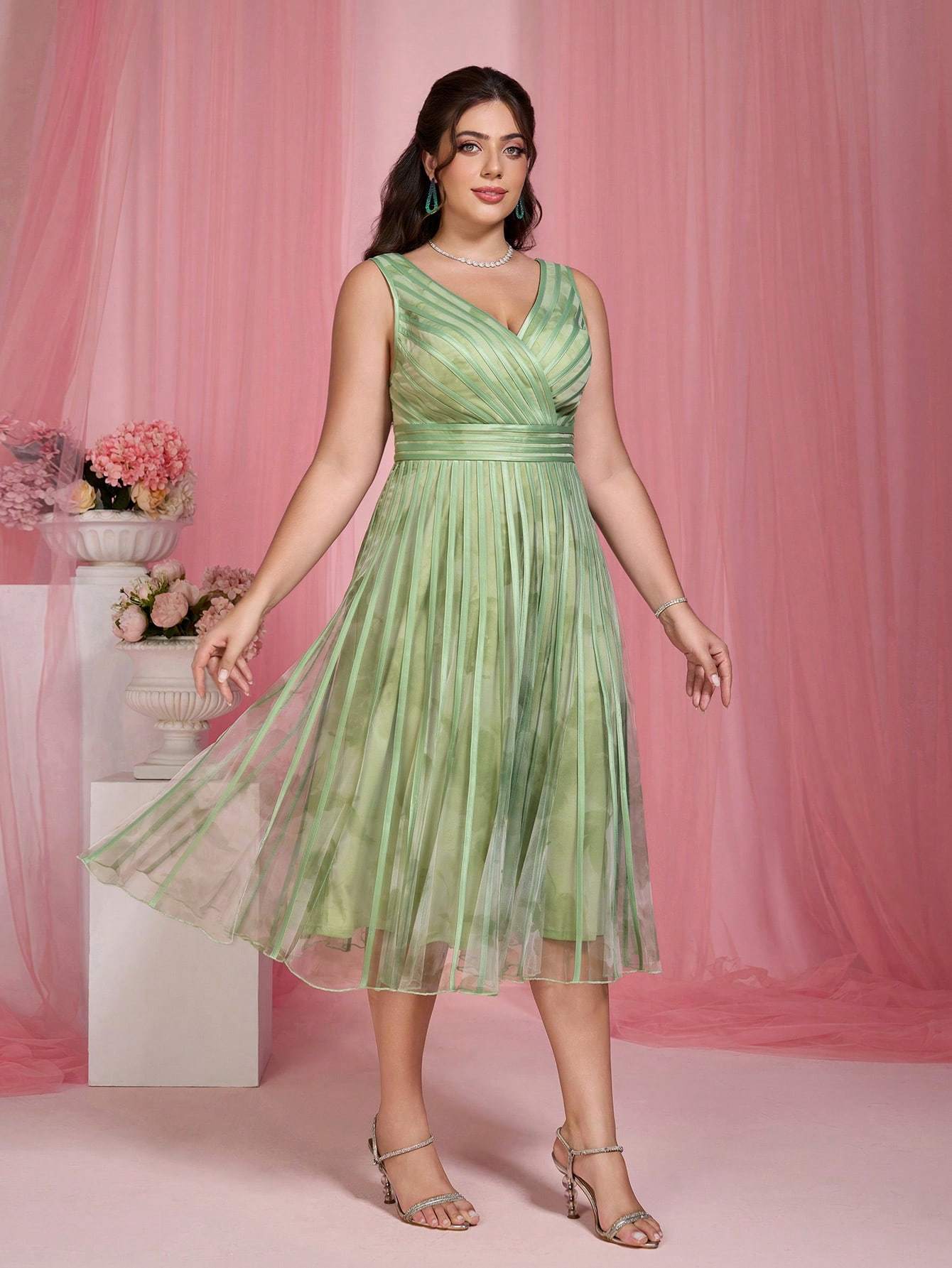 Leely Women's Elegant Sweetheart Cloak Sleeve Lace A-Line Dress