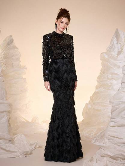 Leely Halter Long Sleeve Prom Dress