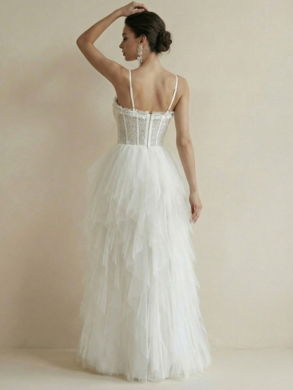 Leely Elegant White Lace Spaghetti Straps Sleeveless Wendding Dress