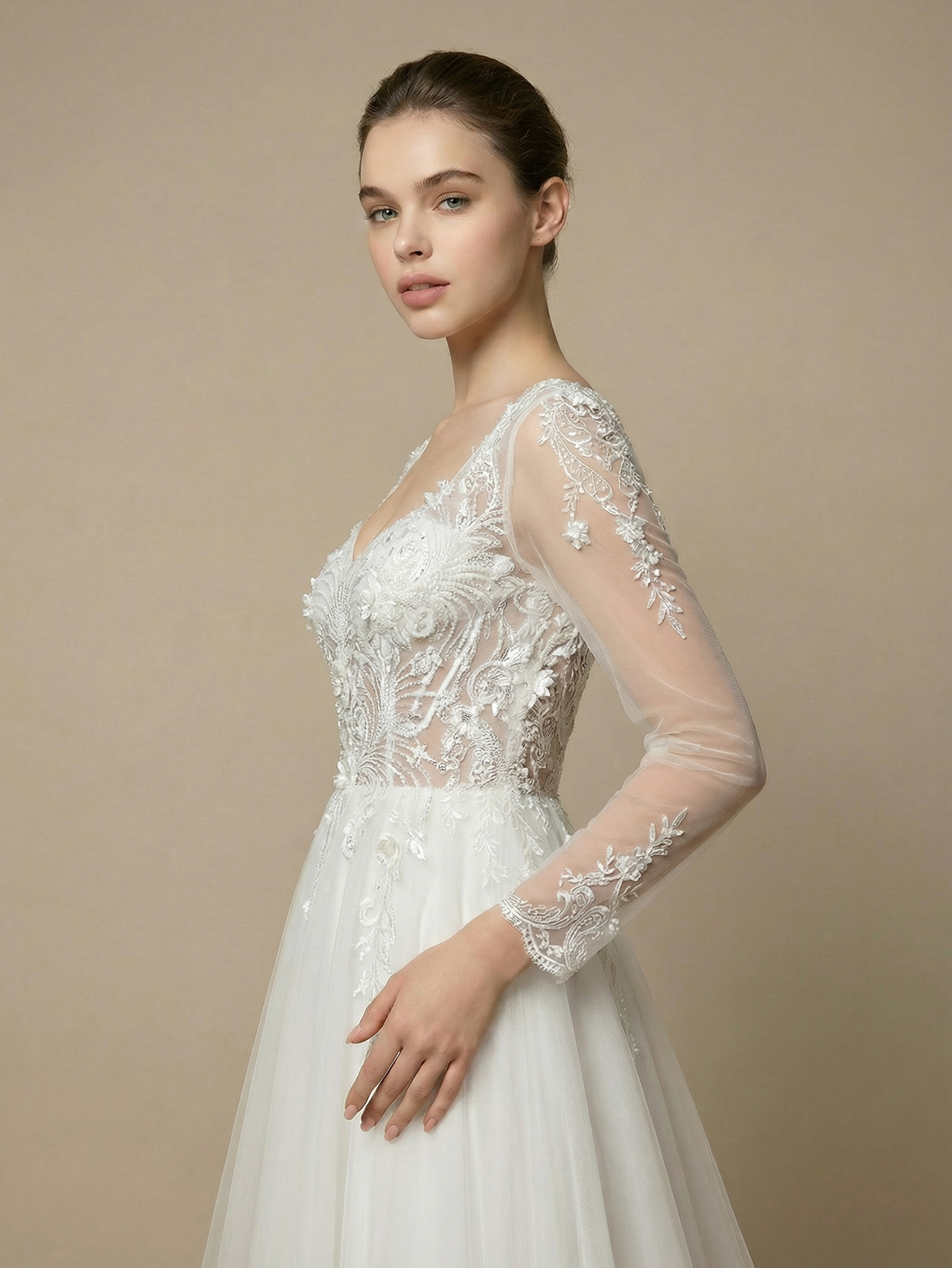 Leely Elegant V Neck Long Sleeve A Line Beaded Embroidery Tulle Wedding Dresses