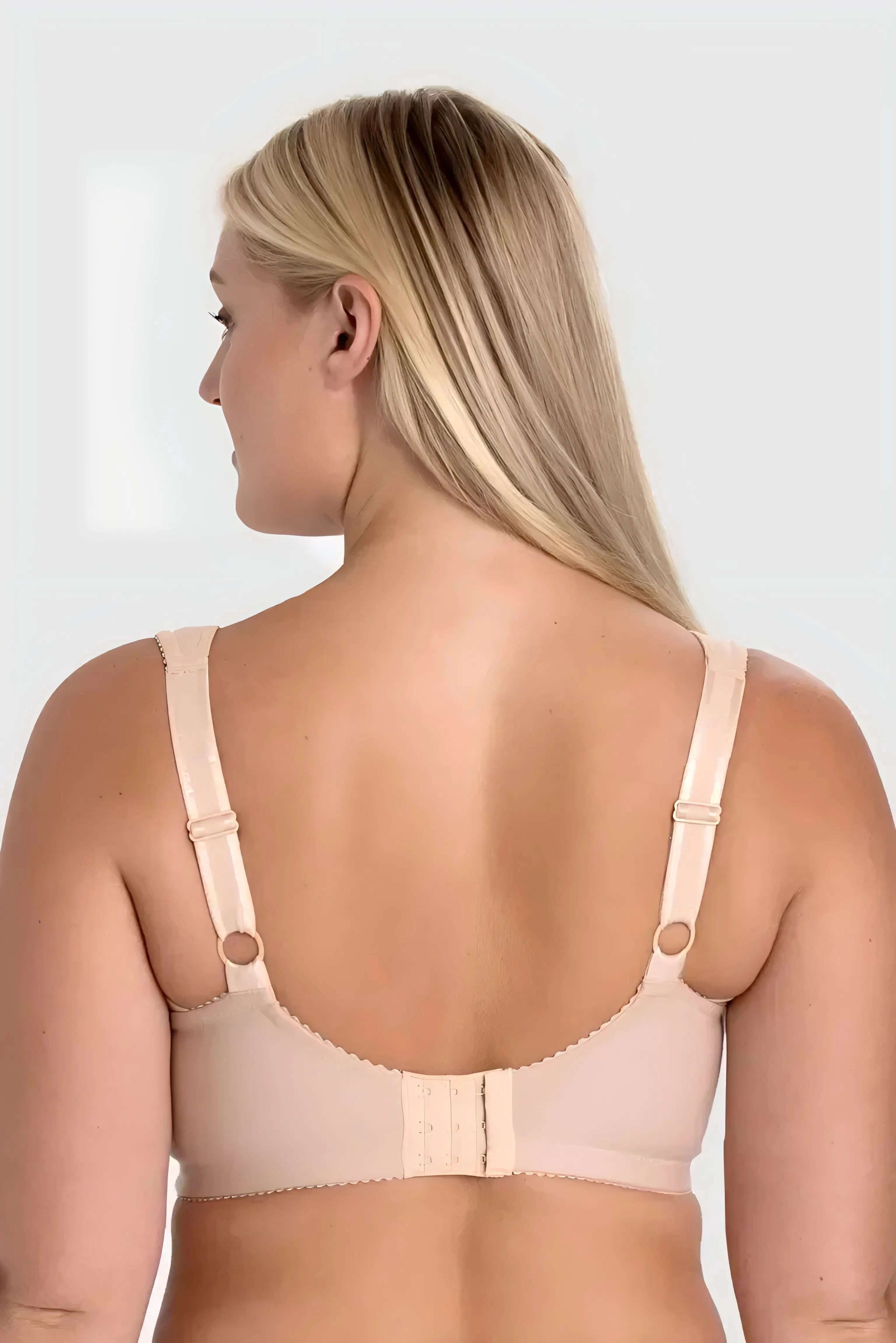 Triumph - 4 dijela 💥Čipkasti grudnjak - Kupite 1, dobijte 3 gratis