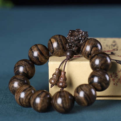 Buddha Stones Rosewood Green Sandalwood Small Leaf Red Sandalwood Agarwood Dragon Carved Protection Bracelet Bracelet BS Qinan Agarwood