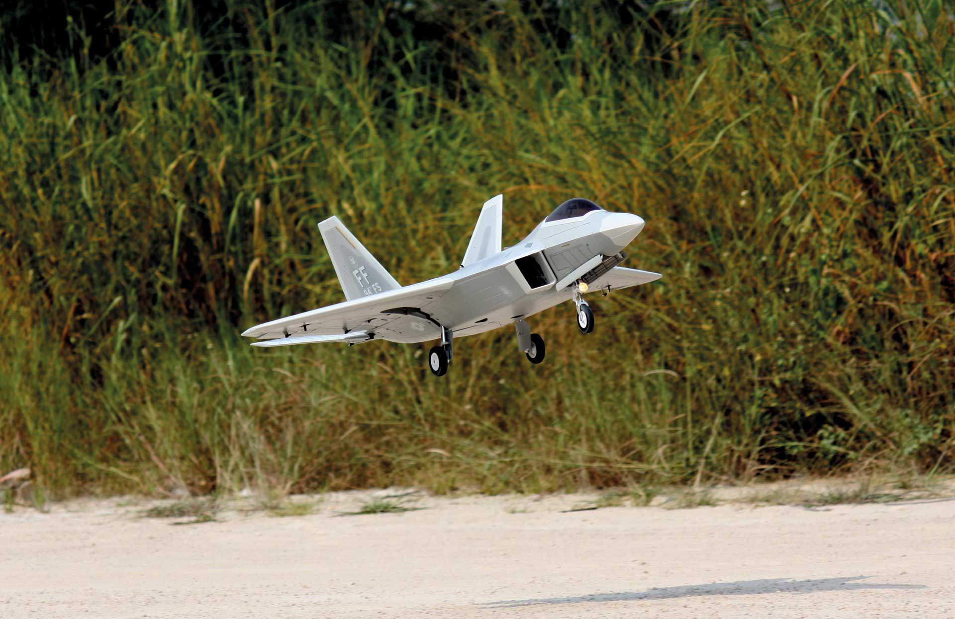 Freewing F-22 Raptor Ultra Performance 8S 90mm EDF Jet - PNP