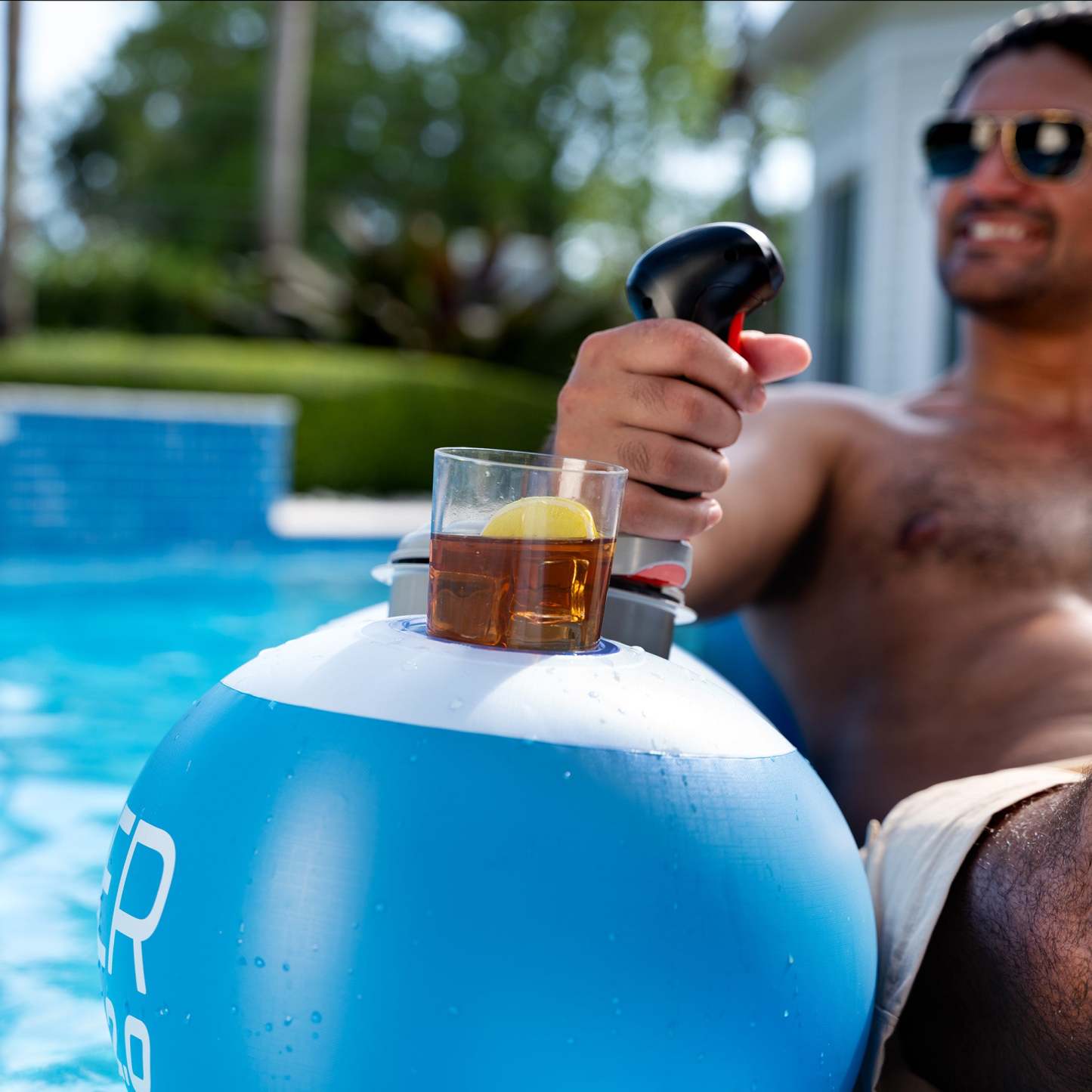 Tube Runner Pro 2.0 12V Motorized Pool Tube