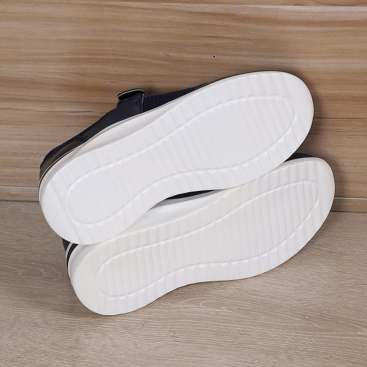 🔥Last Day Promotion 50% OFF - Women's Casual Round Toe Orthopedic Platform Shoes