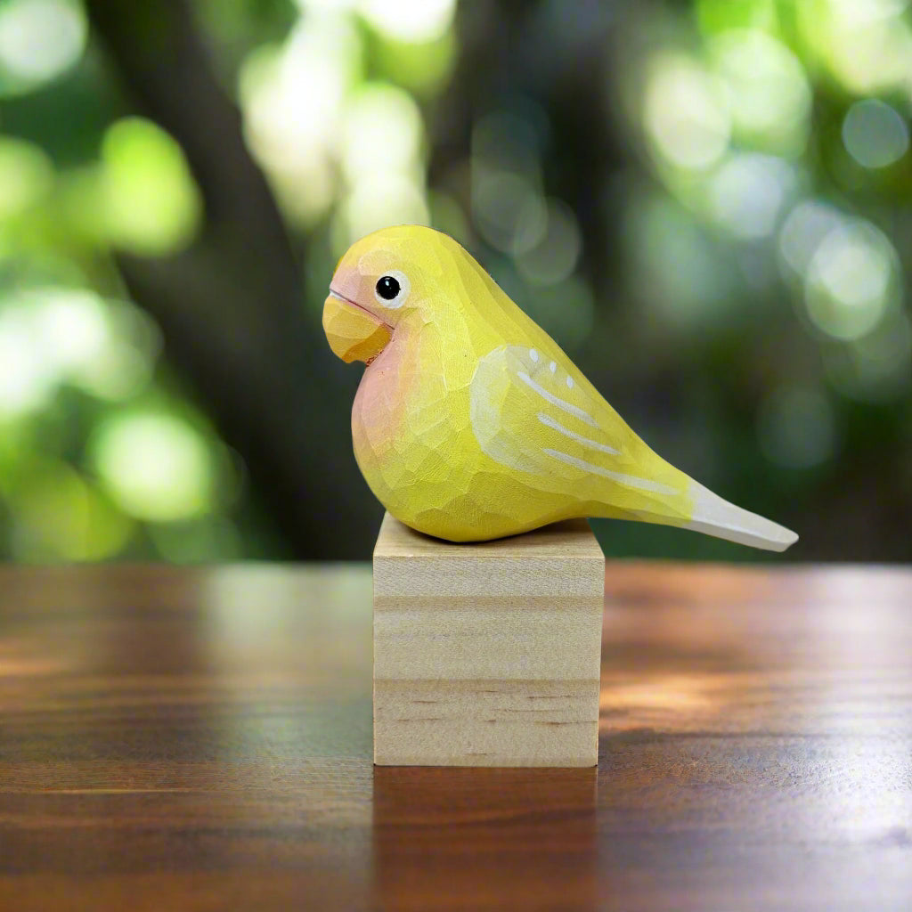 Hand-Painted Wooden Lovebirds Figurine �C Romantic Artisan Decor