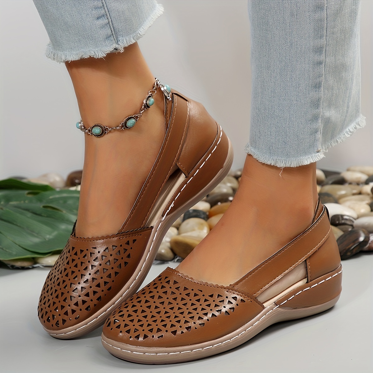 🔥Last Day Promotion 50% OFF - Women's Cutout Leather Vintage Orthopaedic Sandals