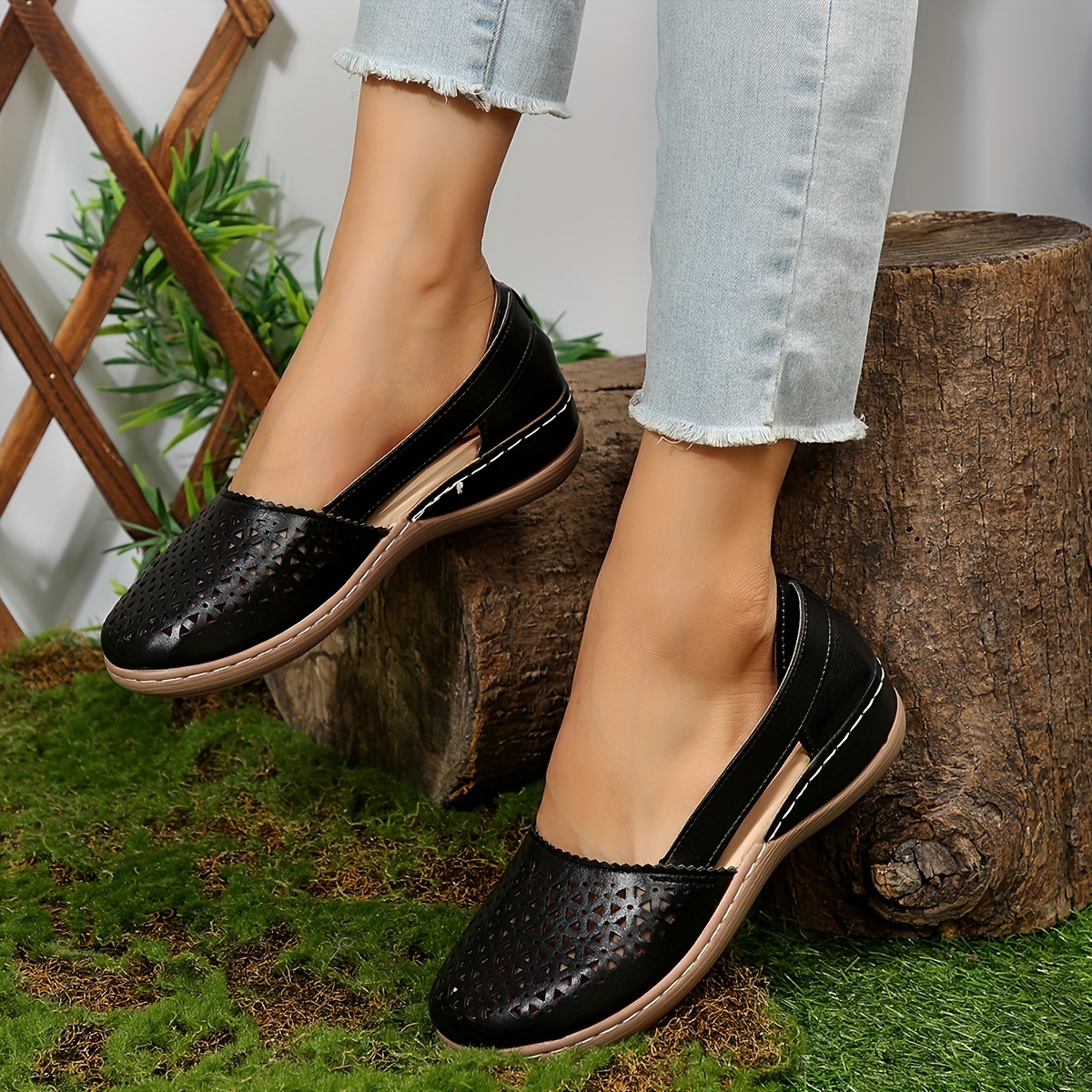 🔥Last Day Promotion 50% OFF - Women's Cutout Leather Vintage Orthopaedic Sandals