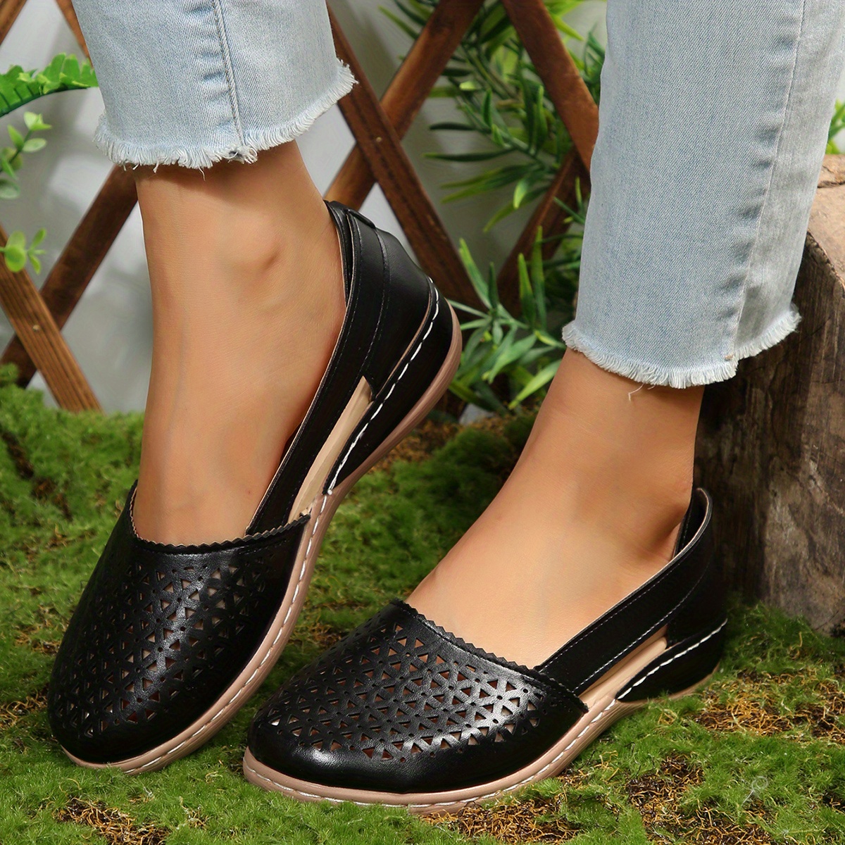 🔥Last Day Promotion 50% OFF - Women's Cutout Leather Vintage Orthopaedic Sandals