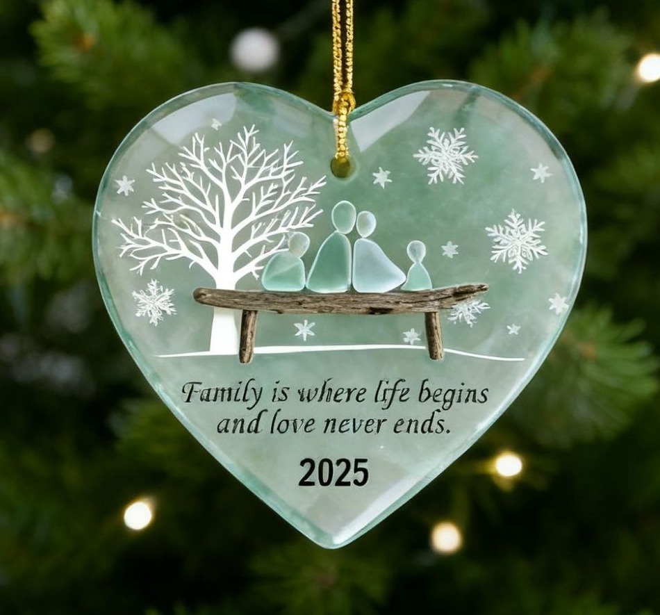 🏠💝 Family is the most precious gift from God - Heart-shaped Ornament 🌊