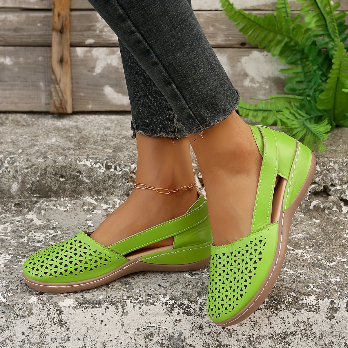 🔥Last Day Promotion 50% OFF - Women's Cutout Leather Vintage Orthopaedic Sandals