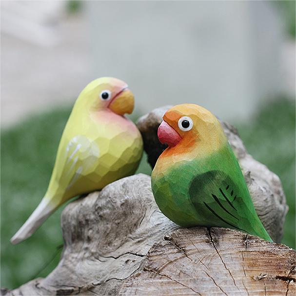 Hand-Painted Wooden Lovebirds Figurine �C Romantic Artisan Decor