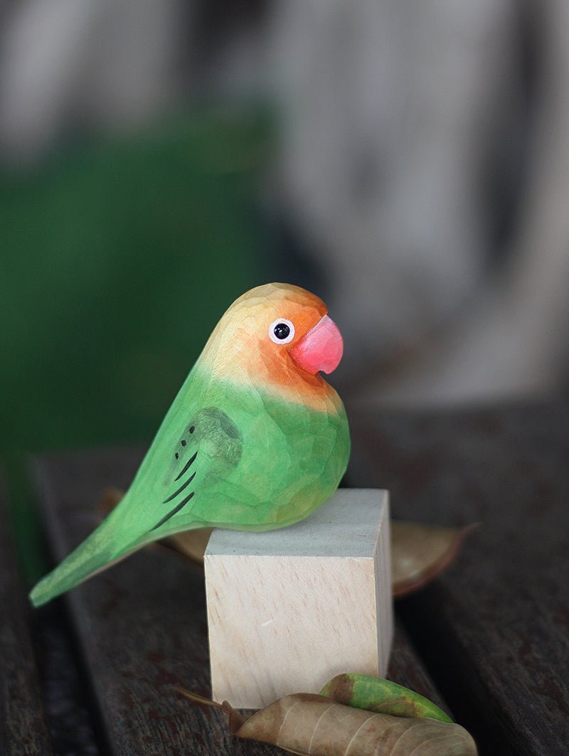 Hand-Painted Wooden Lovebirds Figurine �C Romantic Artisan Decor
