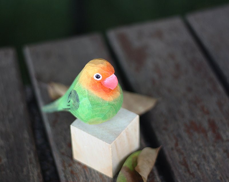 Hand-Painted Wooden Lovebirds Figurine �C Romantic Artisan Decor