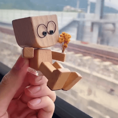 LAST DAY 49% OFF🔥Charming Little Swaying Wooden Figure with 3 Looks (Xmas & Flower) & 12PCS Magnetic Expressions