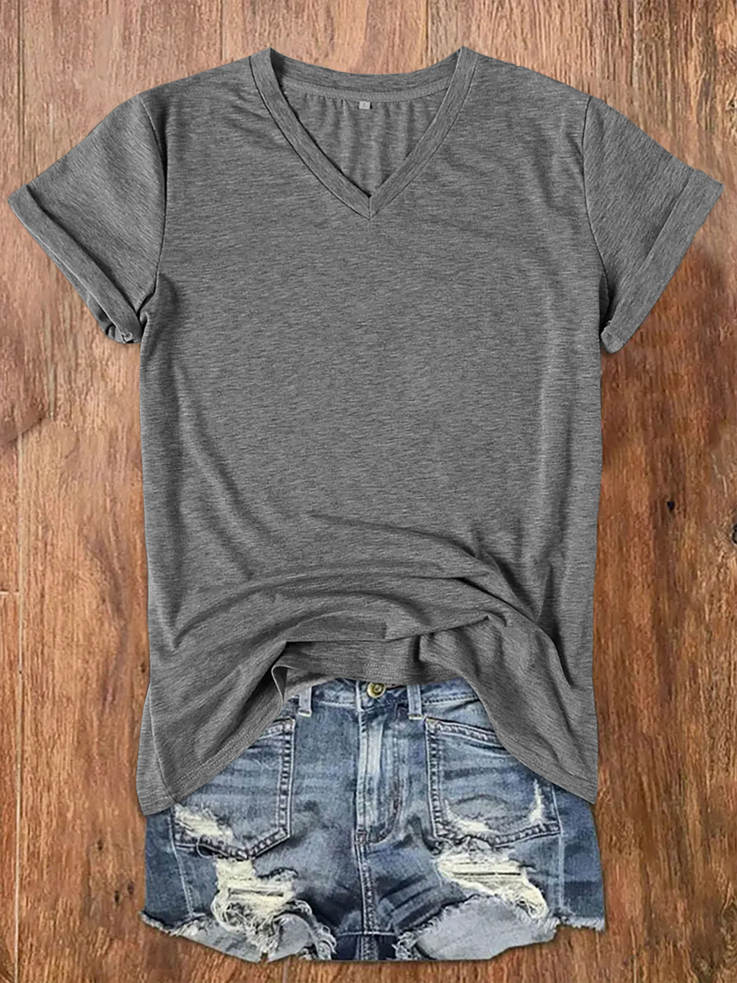 New V-neck short-sleeved T-shirt