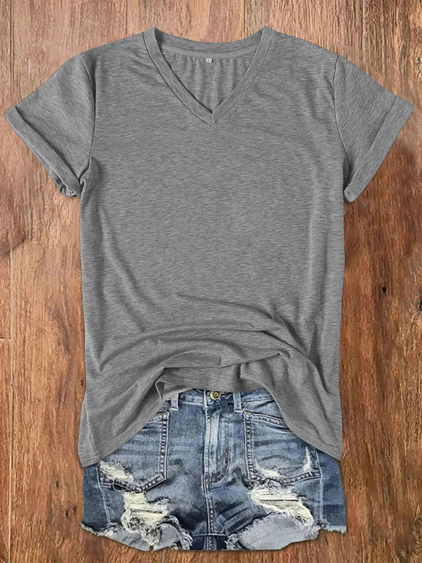 New V-neck short-sleeved T-shirt