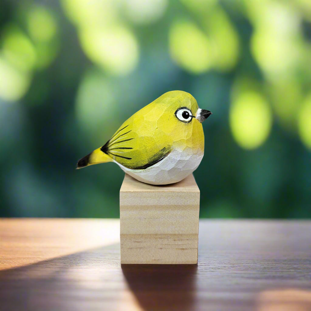 Hand-Painted Wooden White-Eye Bird Figurine �C Elegant Artisan Decor