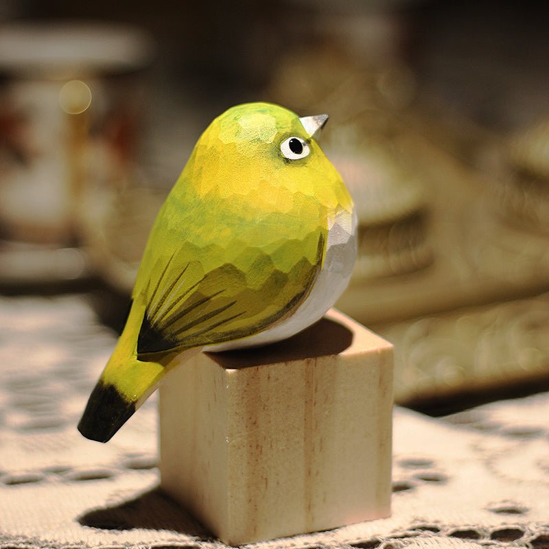 Hand-Painted Wooden White-Eye Bird Figurine �C Elegant Artisan Decor