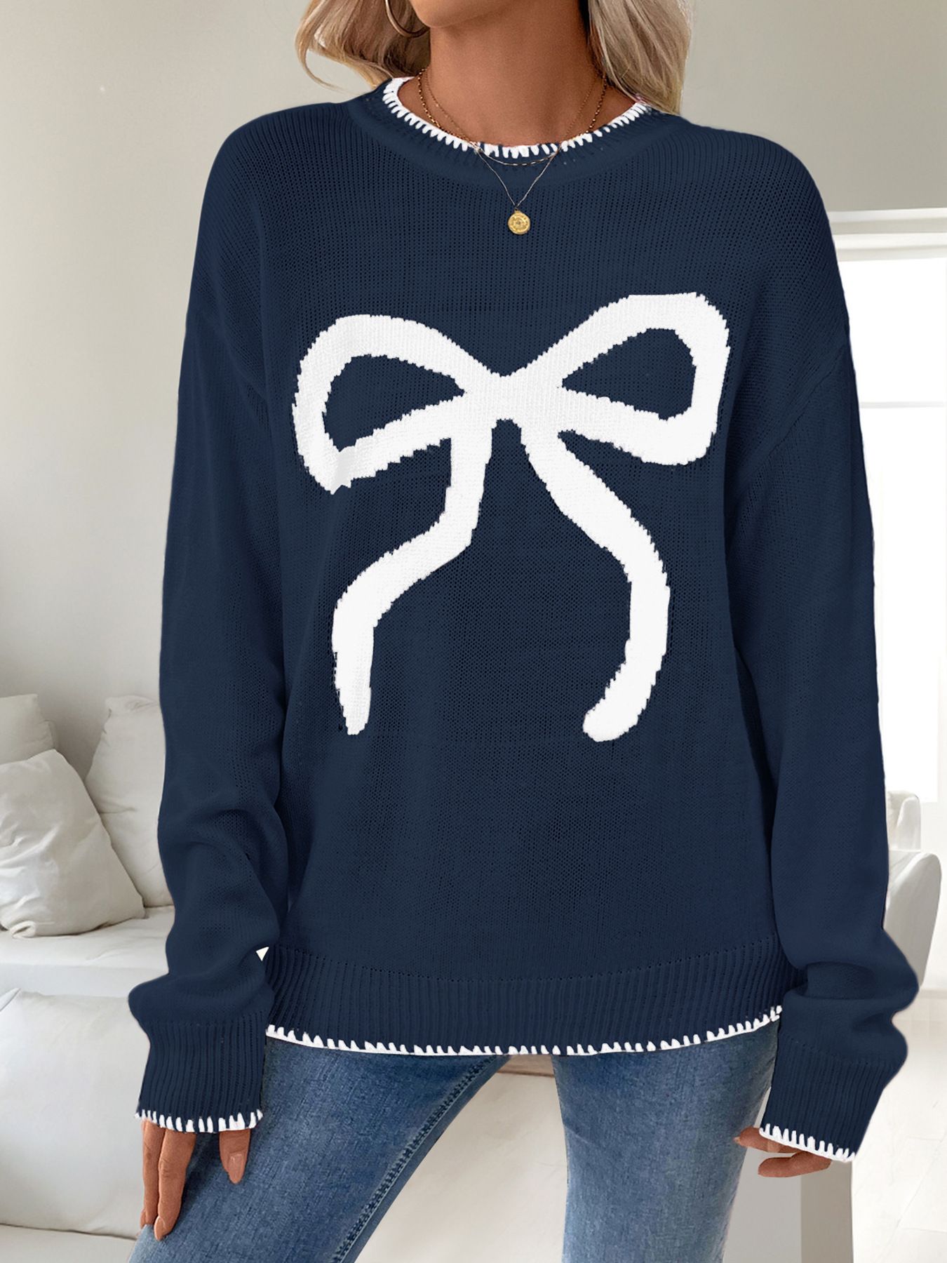Bow Pattern Contrast Trim Christmas Loose Graphic Sweater