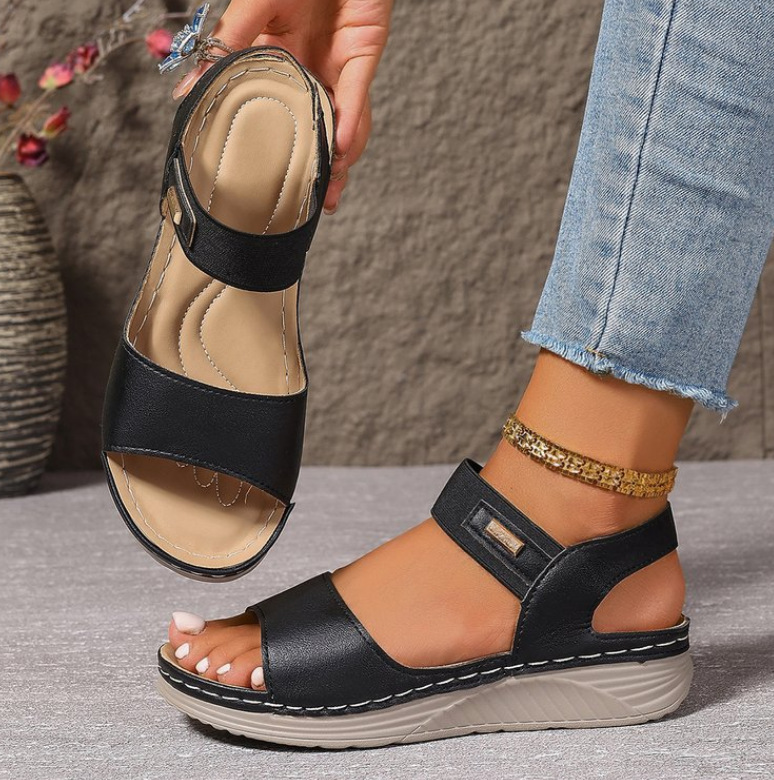 2025 Summer Ladies New Retro Casual Sandals