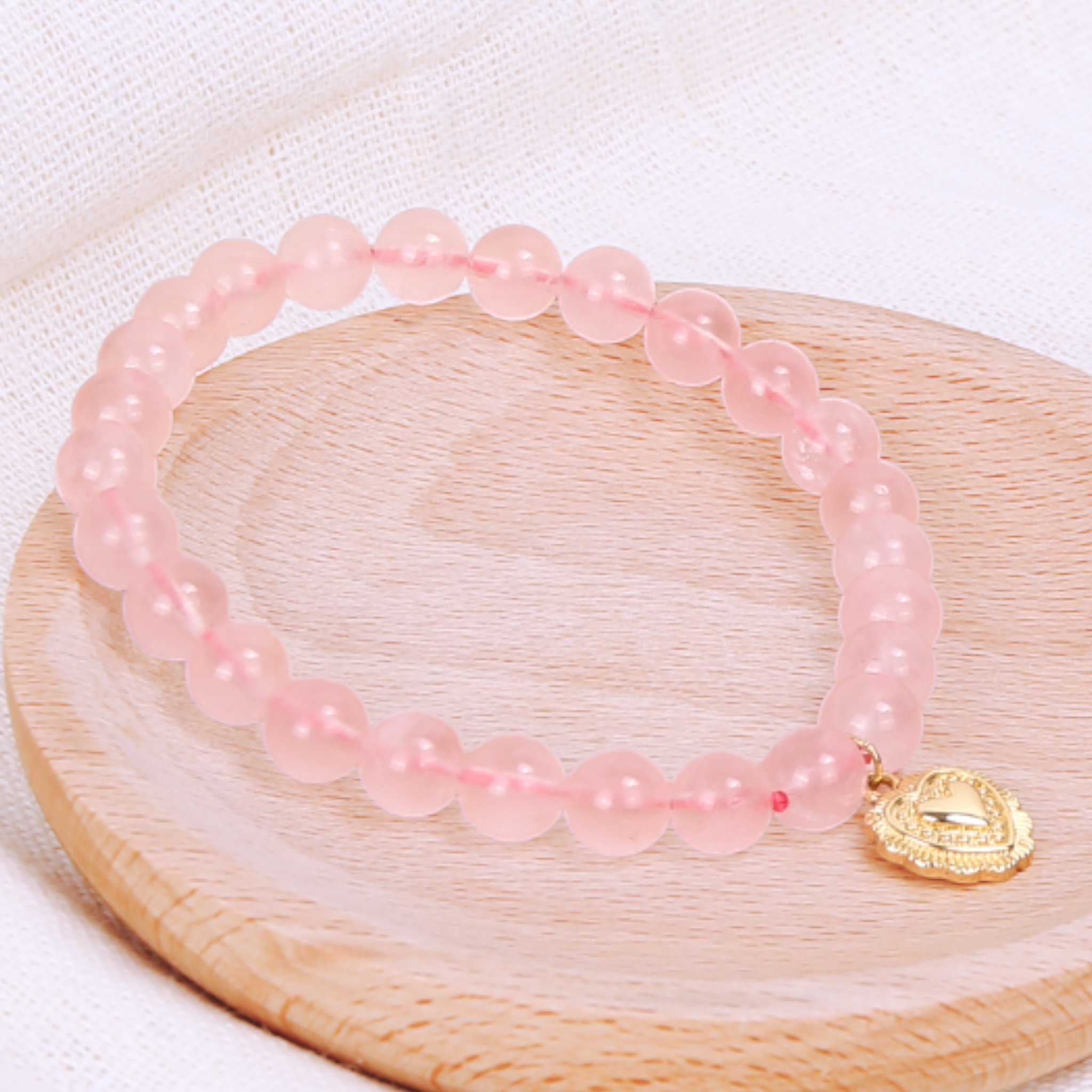 📦 Packaging  Simple, mindful packaging with protective cushioning.