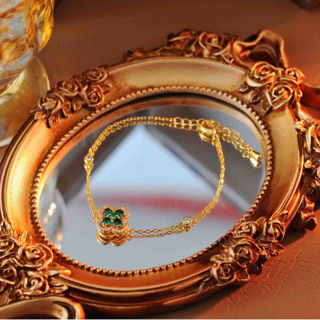 Rotating Green Zirconia Clover Flower Bracelet