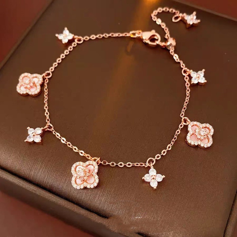 Zircon Clover Bracelet