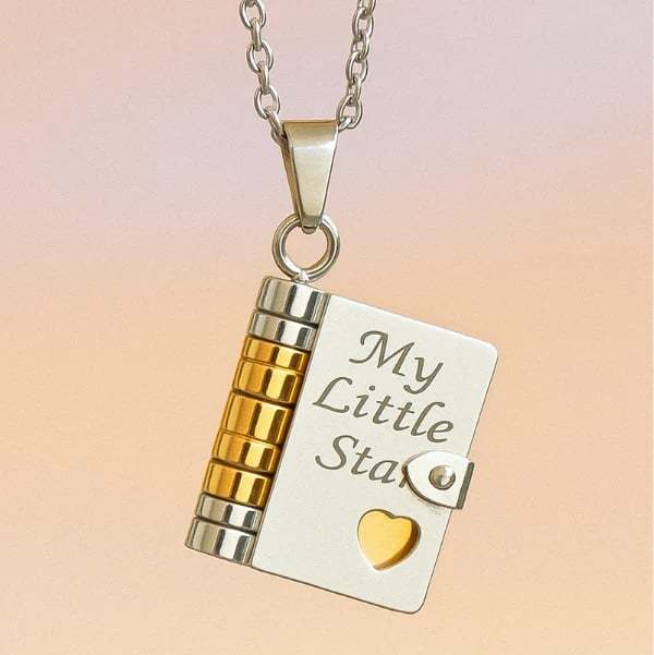 A graduation jewelry full of love✨My little star book necklace