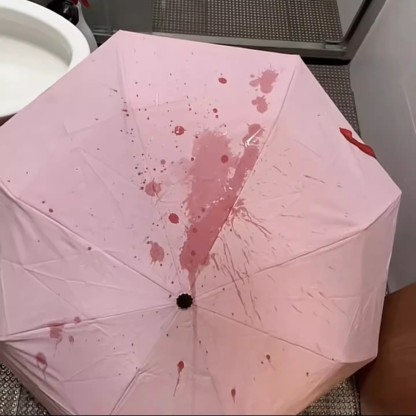 Creative blood-colored sunshade