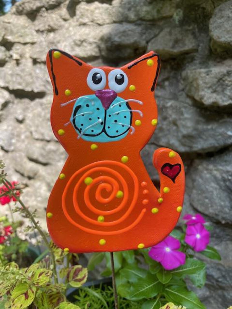 Orange Cat Garden Post