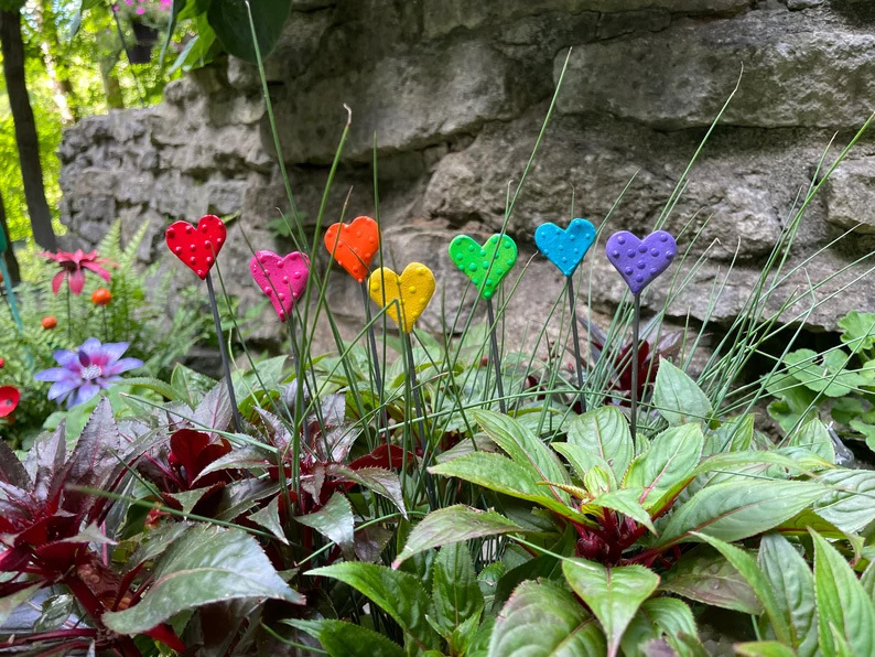 Heart-shaped plant art pot