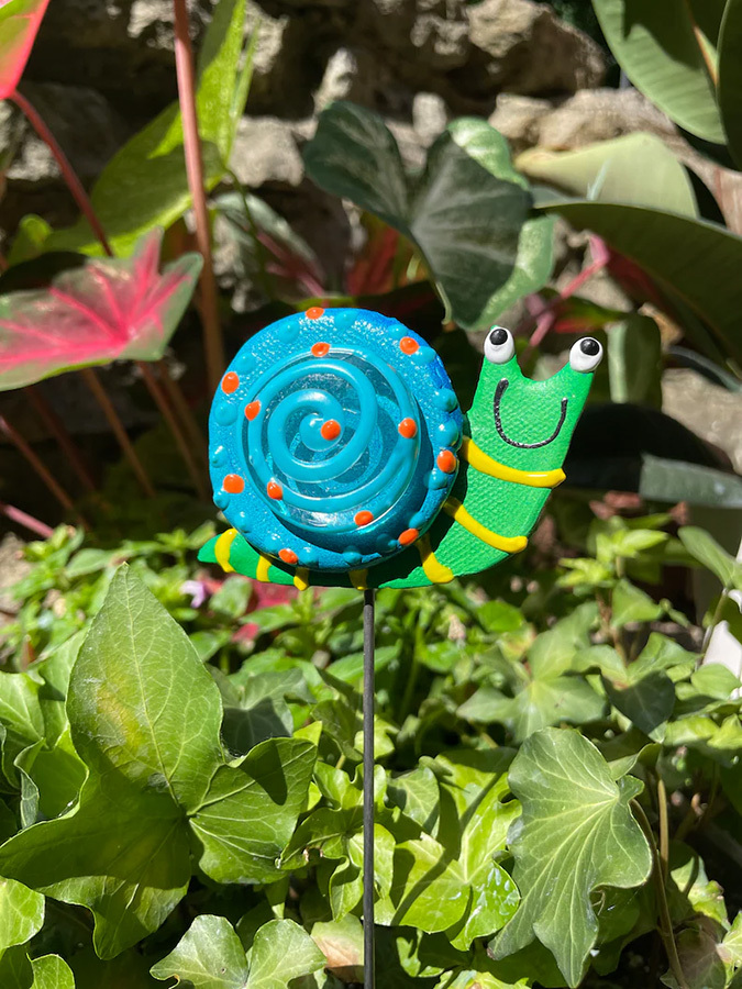 Snail-shaped art decorations