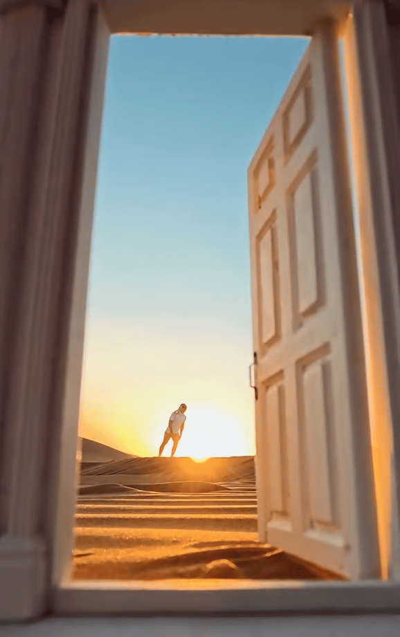 🔥LAST DAY 49% OFF -🖼️Creative Window Props📷