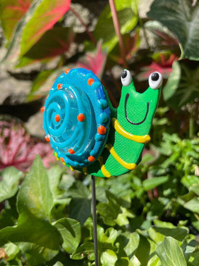 Snail-shaped art decorations