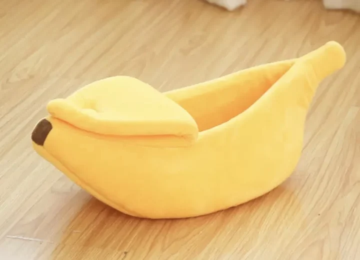 Banana Bed – Cozy & Fun for Your Pets