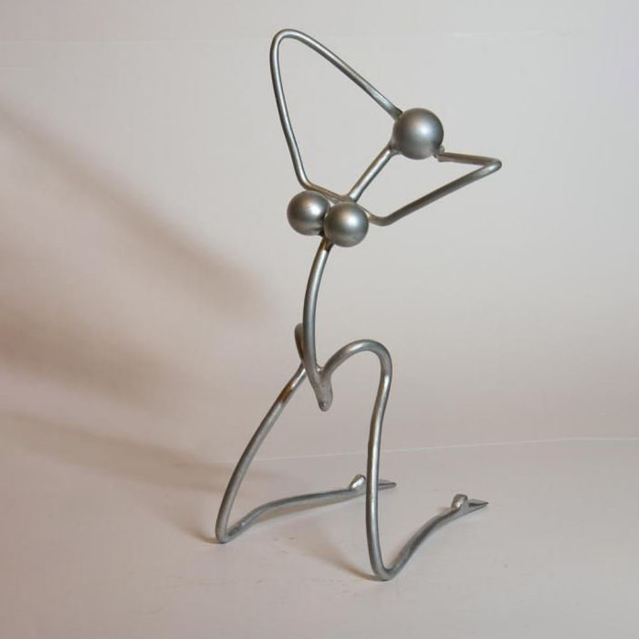 ✨ Modern Metal Wire Sculpture – Minimalist Abstract Art Figurine for Home & Office Décor