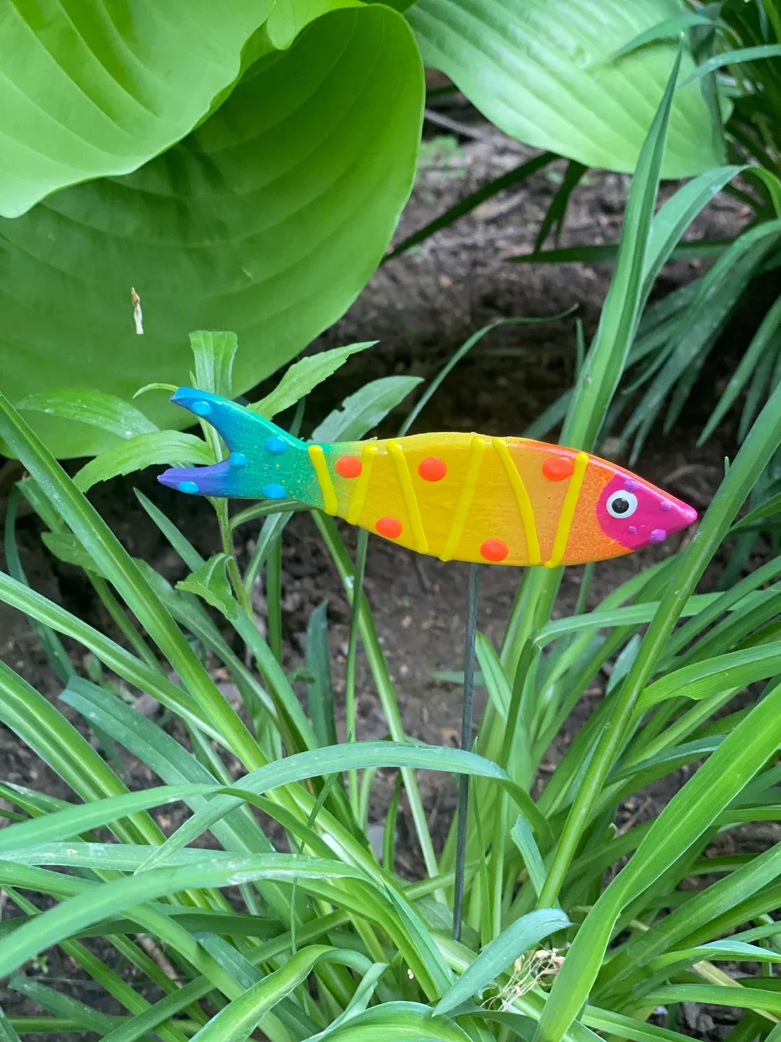 Rainbow Fish Mino Garden Post