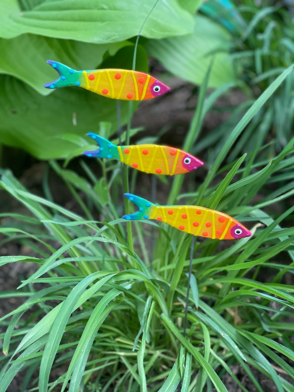 Rainbow Fish Mino Garden Post