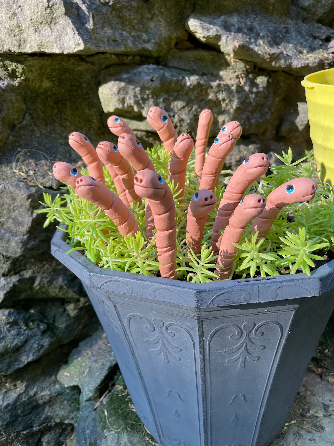 Garden potted worm decoration