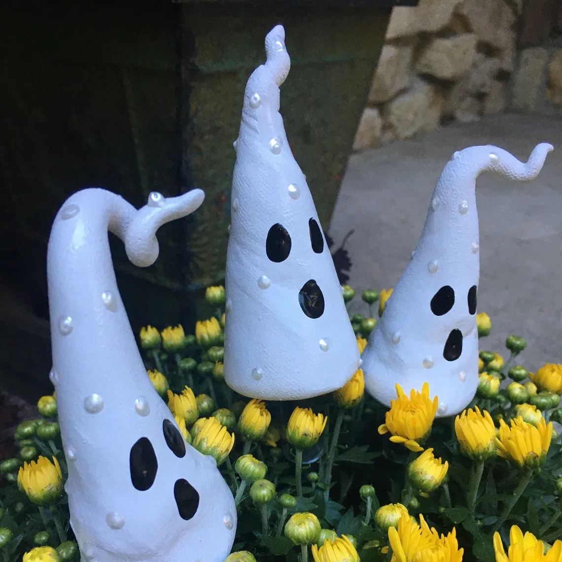 Halloween ghost plant decoration